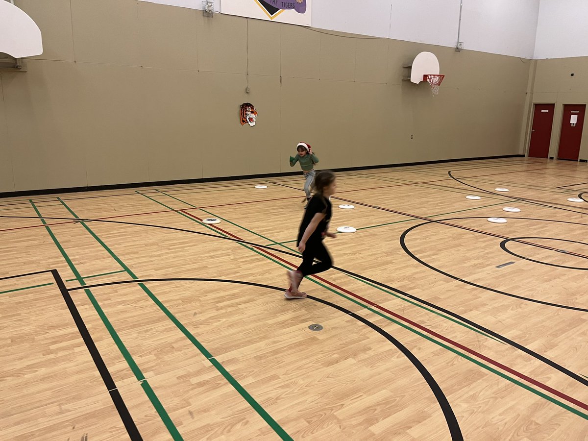 KRLGilbert's tweet photo. Day 3 of Active Countdown to Christmas! @schoolsportsnl @SWATigers https://t.co/r6RzhgTEDd