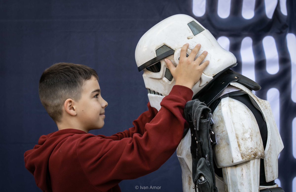 legion501's tweet photo. Gracias Ivan Amor por estas magníficas fotos de la misión Aspanoa en La Romareda en homenaje a Dani. #legion501st #spanishgarrison #squadcierzo #pinkforce #spanishbase #DxunWraithguardClan 
📷 Ivan Amor https://t.co/WOnixGBVWT