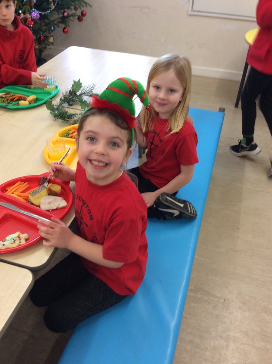 CrowtonPrimary's tweet photo. Christmas Dinner Day 🎄 https://t.co/h0lCI4A2QN