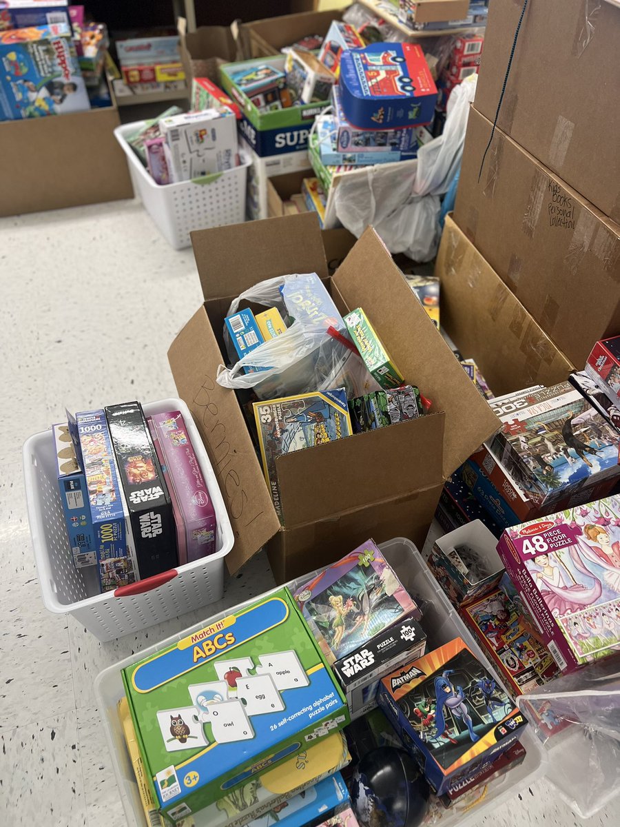 MissMags2nd's tweet photo. Amazing Collection for our Game and Puzzle Swap! #studentcouncil #thrivein65 https://t.co/X0zrMaCwBk