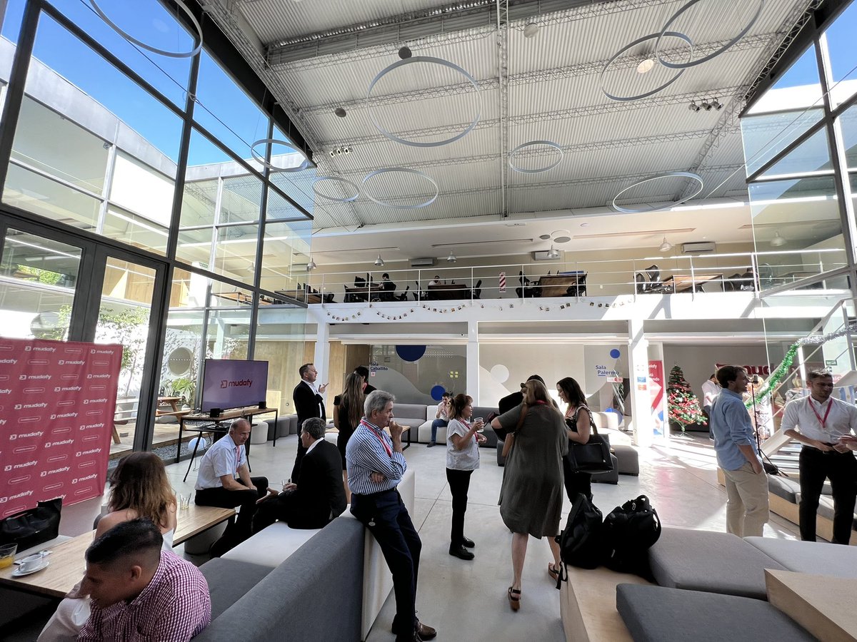 Por arrancar en <a href="/mudafy_ar/">Mudafy</a>, cliente de nuestro segmento <a href="/cocoscap/">COCOS</a> BUSINESS, una charla de economía y macro argentina para sus clientes inmobiliarias. Me encanta poder llevar <a href="/cocoscap/">COCOS</a> a todas las industrias de nuestro país!