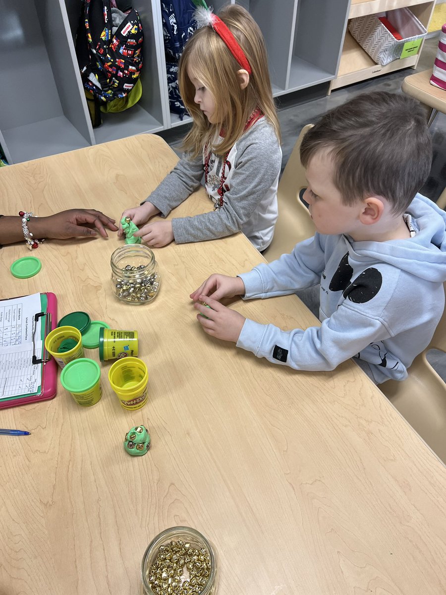 Vesselsprek's tweet photo. STEM/art Christmas tree building yesterday with playdoh and jingle bells @MrsDarnell_CTE @ctetigers https://t.co/phtPFzvUsw