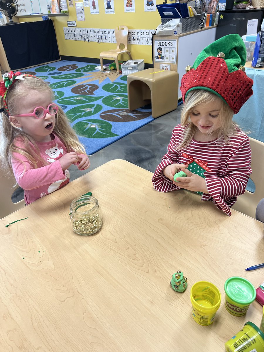 Vesselsprek's tweet photo. STEM/art Christmas tree building yesterday with playdoh and jingle bells @MrsDarnell_CTE @ctetigers https://t.co/phtPFzvUsw