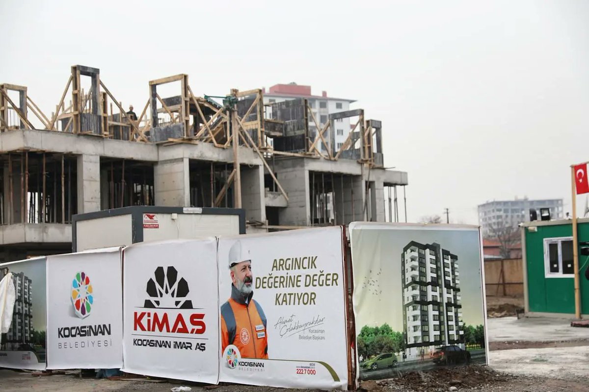 ahmetclkbyrkdr's tweet photo. 📍 Argıncık

Yaklaşık 35 gün önce kentsel yenileme konutlarının temelini attık 🚧
Kapıyı araladık 🚪

Anlaşmalarını tamamlamış olduğumuz birkaç etap çalışmasına 2023'te başlayacağız 🤝🏻 https://t.co/n2UOojQXg4