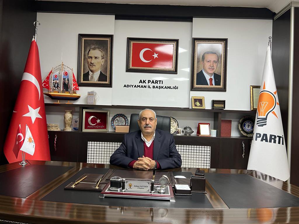 Hani diyor ya Neşet Ertaş, 'Aşk ile koşan yorulmaz!'
Bizler de Adıyamanl'da, 2023 seçimlerini rekor oy ile kazanmak, yeni hizmet destanlarının önünü açmak, insanımızın yüzünü güldürmek için aşk ile durmadan, yorulmadan koşmaya devam ediyoruz.Nöbet Günümüzden