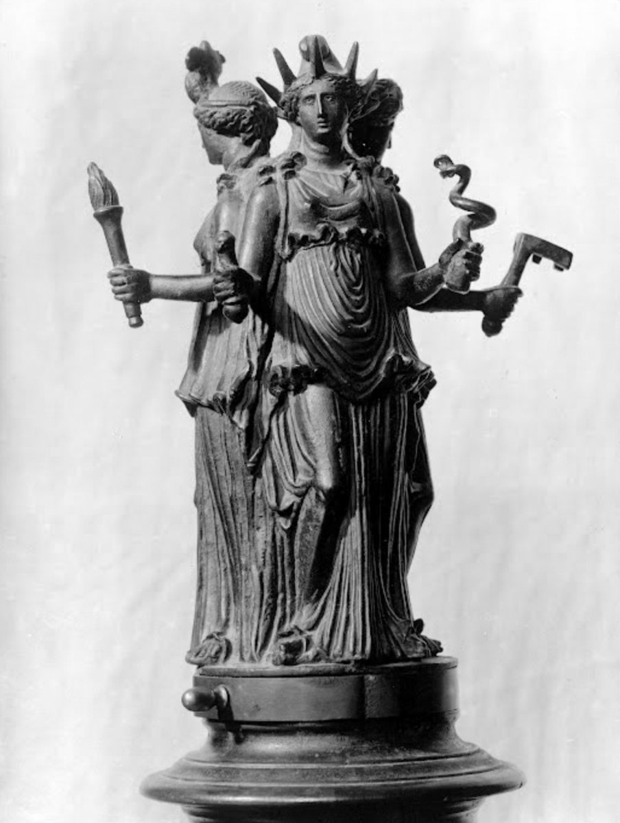 Hecate
#hellenism #hellenismos #greekreligion #hellenicreligion #hellenicpolytheism #ancientgreekreligion #hellenicgods #greekgods #theoi #ancientgreece #greekart #greekmythology