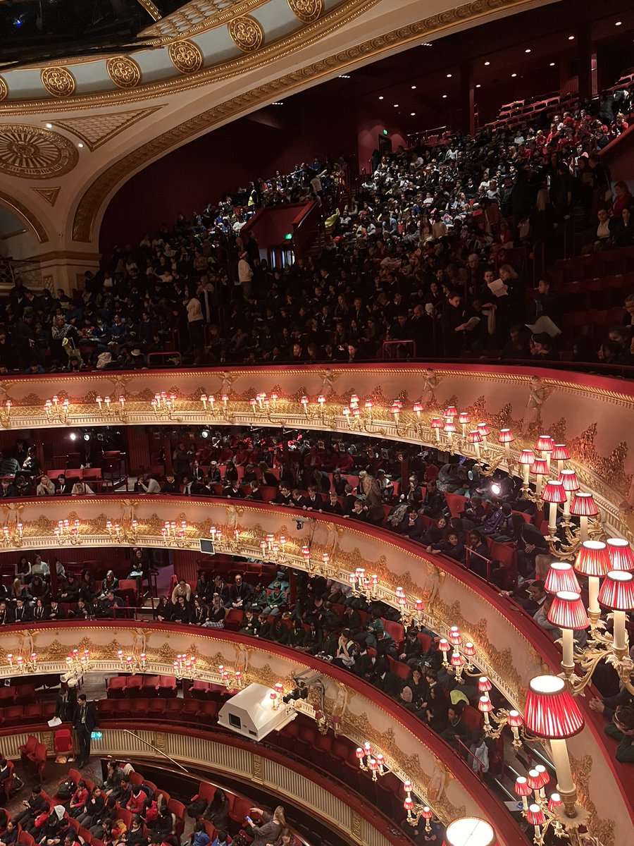 MissfrenchTPS's tweet photo. Let the show commence! 🩰 https://t.co/v3oLb1J0Hs