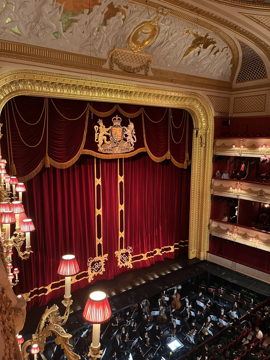 MissfrenchTPS's tweet photo. Let the show commence! 🩰 https://t.co/v3oLb1J0Hs