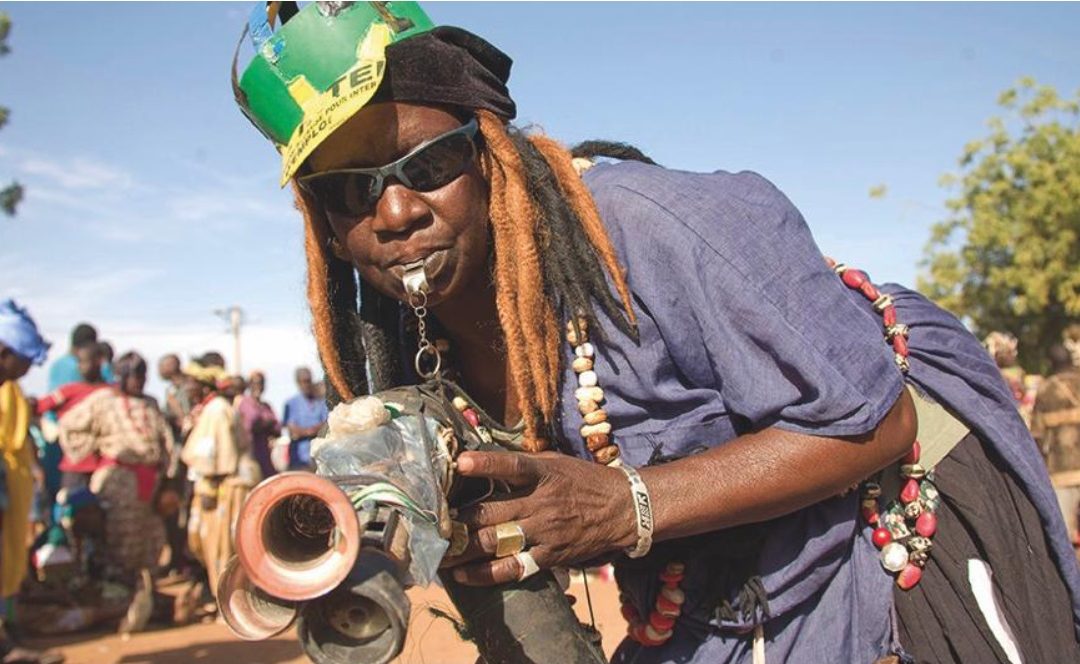 EliteMali's tweet photo. La "#Diatiguiya" et la "#Maaya"...des valeurs qui tiennent notre #MALIBA  

La "Diatiguiya" et la "Maaya" symbolisent l’ensemble des valeurs de savoir-vivre, d’hospitalité et de convivialité au Mali.
Offrir l’hospitalité est un devoir au Mali
👇👇👇 https://t.co/gAql2Jz1gC
