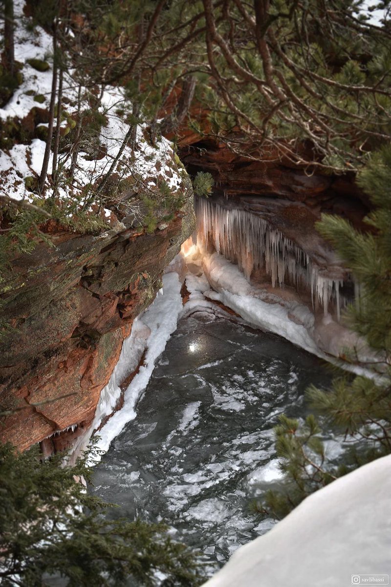 SavannahLibassi's tweet photo. 2 yrs ago I winter #backpacked on #LakeSuperior. I may need to pay a visit this winter break π
Not shown in photos:
-the sheer panic when you realize youβre sweating and may die from hypothermia
-lots and lots of pine needle tea
-making morning coffee in my sleeping bag https://t.co/PX5IE5lHJe