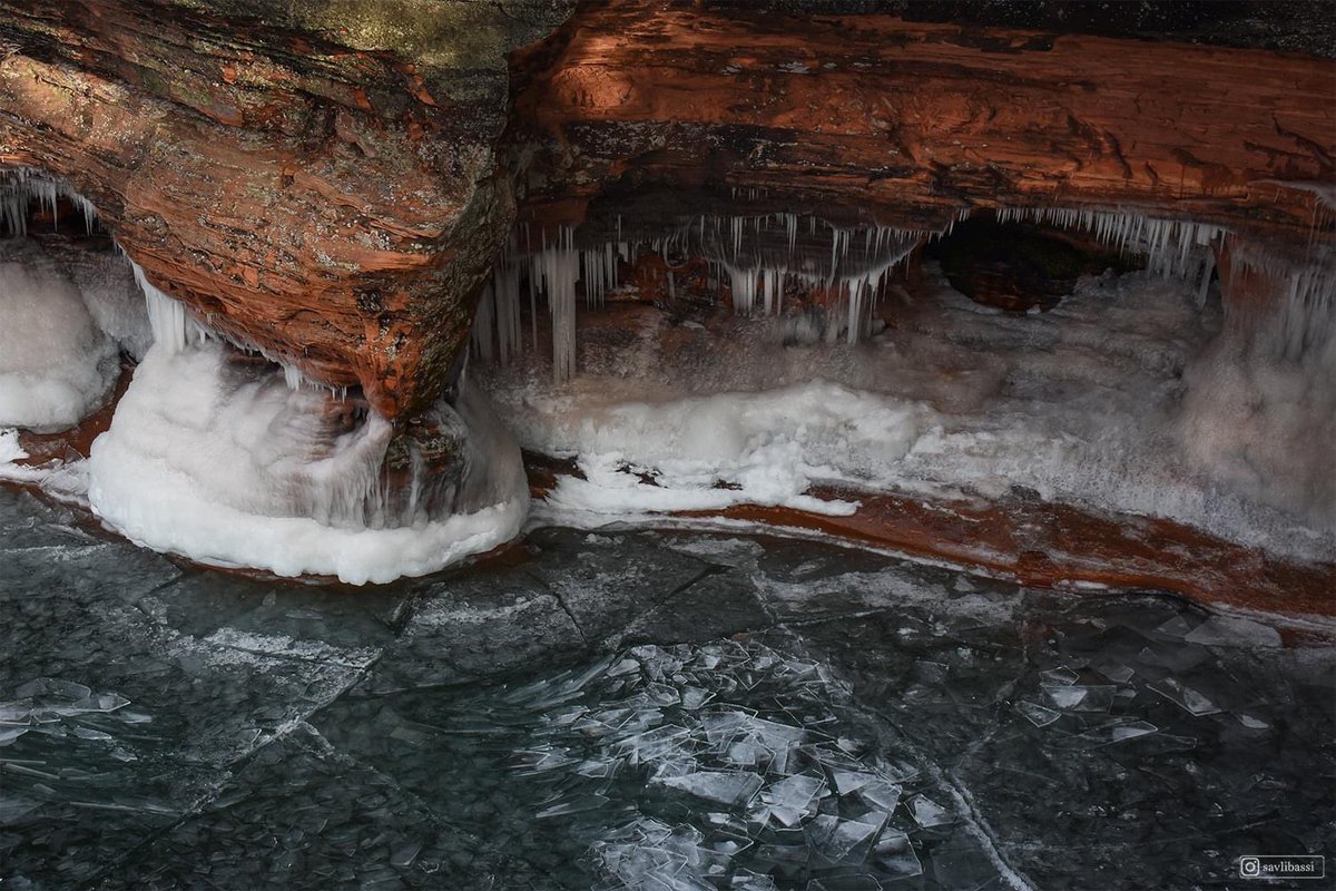 SavannahLibassi's tweet photo. 2 yrs ago I winter #backpacked on #LakeSuperior. I may need to pay a visit this winter break π
Not shown in photos:
-the sheer panic when you realize youβre sweating and may die from hypothermia
-lots and lots of pine needle tea
-making morning coffee in my sleeping bag https://t.co/PX5IE5lHJe