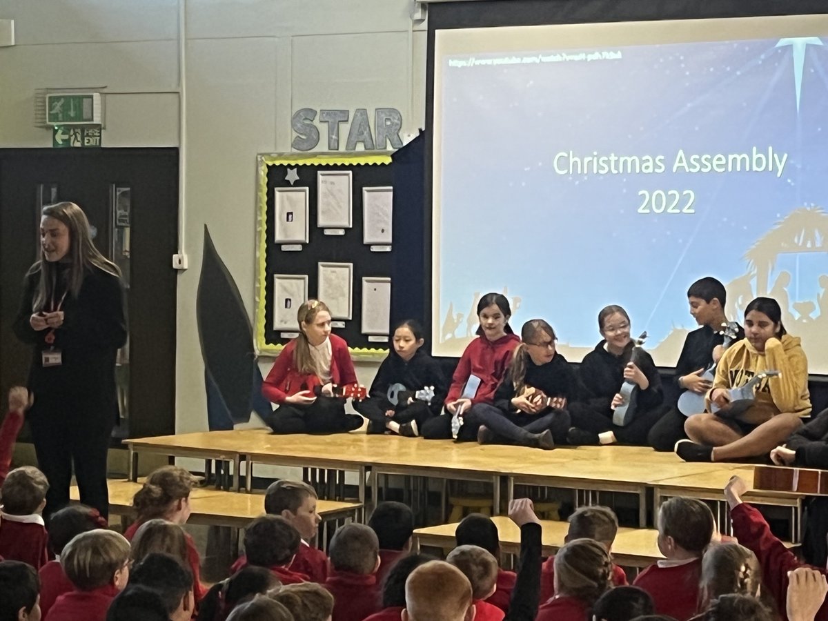 Edwaltonprimary's tweet photo. Thank you to Mrs Saunders, our wonderful children with their ukuleles and Adrian from Holyrood Church for a wonderful Christmas Service 🎄🌟💚❤️ https://t.co/mF6856Dcqs