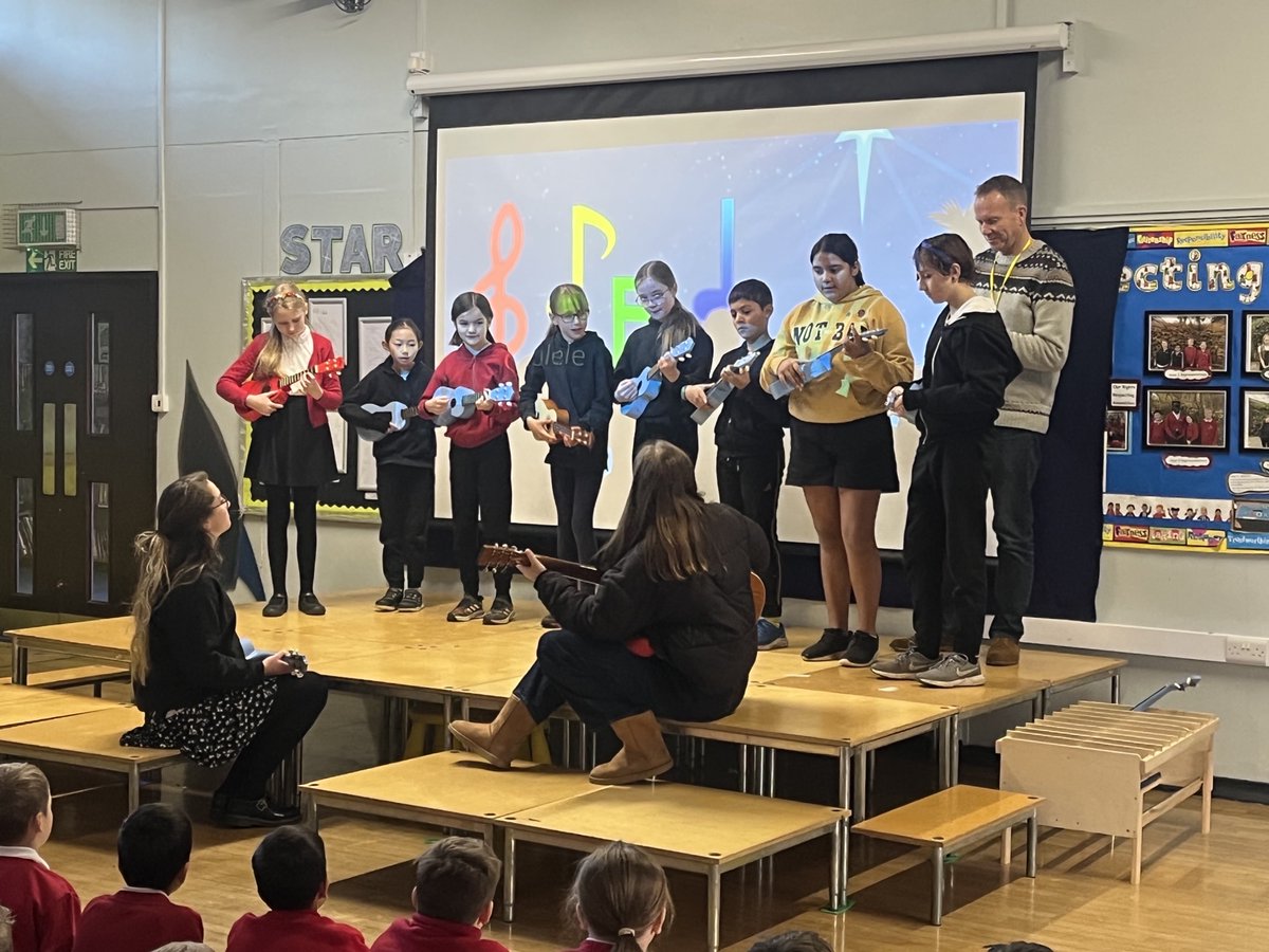 Edwaltonprimary's tweet photo. Thank you to Mrs Saunders, our wonderful children with their ukuleles and Adrian from Holyrood Church for a wonderful Christmas Service 🎄🌟💚❤️ https://t.co/mF6856Dcqs