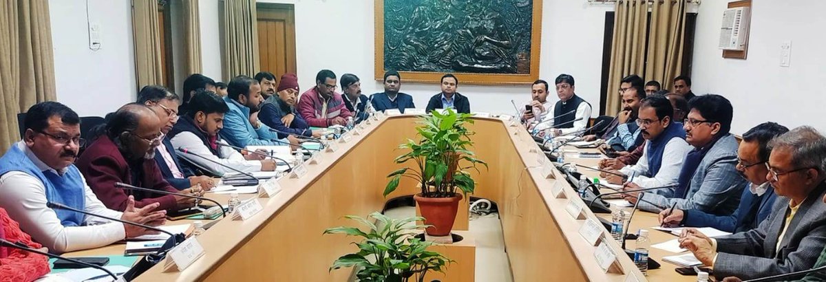 आज, उत्तर रेलवे के मंडल सभागार में नार्दर्न रेलवे मेंस यूनियन की 236 वीं स्थाई वार्ता तंत्र की दो दिवसीय बैठक की शुरुआत हुई। <a href="/GM_NRly/">GM Northern Railway</a> <a href="/RailMinIndia/">Ministry of Railways</a>