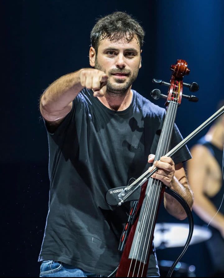 heeishauser's tweet image. I love you 💖🌹