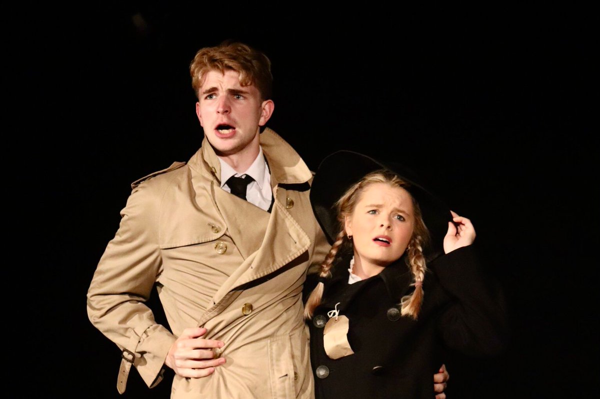 LaddersTwo's tweet image. "One of the best things I've seen on stage"
"Perfectly executed, brilliantly acted and absolutely hilarious" 
"Not seen anything this good since The Play that Goes Wrong!"
Audience Reviews

Thank you chaps- we love you too! Join the throngs! Don't miss out on getting a ticket!