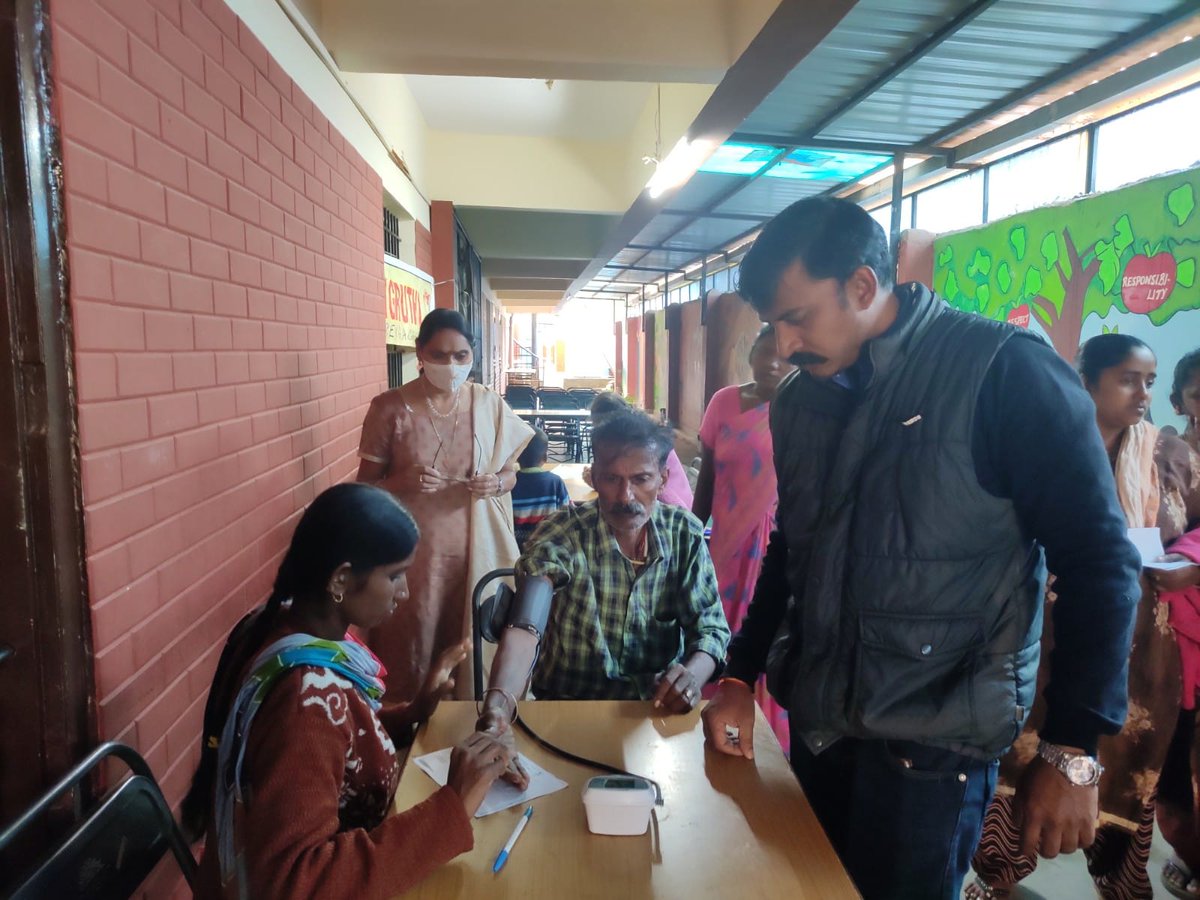 JagruthiNGO's tweet photo. Medical Camp-Doddigunta marginalized area- Children,Pregnant/lactating mothers,elders,migrants affected by flu & extreme weather & bad living conditions.Awareness, Medicines,Treatment & further referral organized.#bangalorengos #slumsinindia #slumsinbangalore
#socialworkbangalore https://t.co/NR4XbJGi7r
