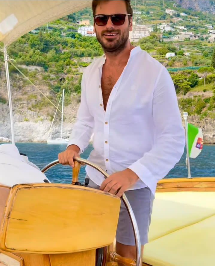 heeishauser's tweet image. Feel the romance 💖😘