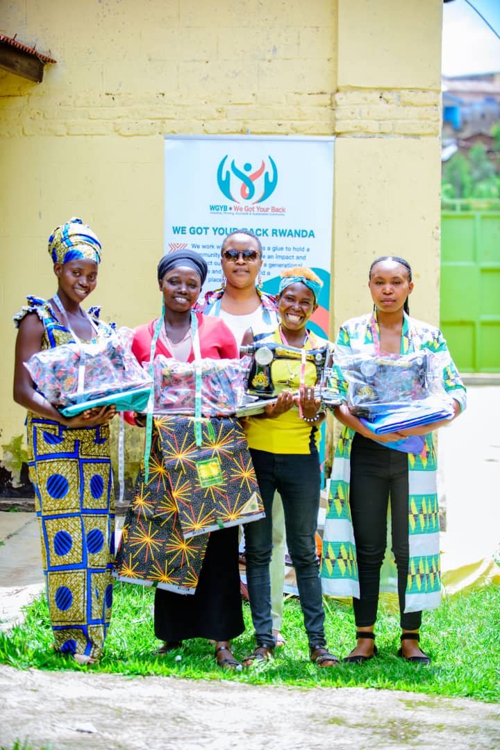 WGYB_NGO's tweet photo. Mu rwego rwo kongerera ubushobozi abangavu bo muri Kamonyi -Musambire bahohotewe bikabaviramo guta ishuri bakisanga mubuzima butari bwiza, twabahaye imashine zo kudoda zo kubafasha kwiteza imbere biciye muri koperative twabafashije gutangiza. 
#TurwanyeIhohoterwa. 
@RWN_WomenNet https://t.co/lr0mqigpbh