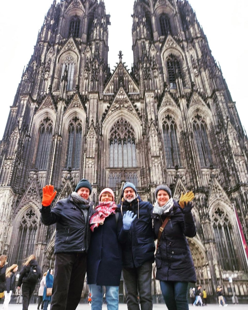 InstitutGoya's tweet photo. Intercanvi 4t ESO a Leverkusen, Alemanya, dins el marc del Pla Erasmus del centre.
Avui, visita a la catedral de Köln, ben fresquets a -2° però ben abrigats 🧣🧤 #erasmus #erasmusplus #intercanvi #intercanvilingüístic #köln #epluscatedu @sepiegob @consorciedubcn @escoles_hg https://t.co/moJgPnNRzI