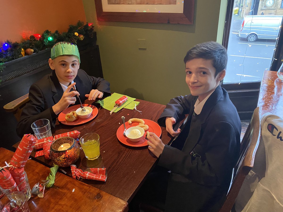 DameMfl's tweet photo. On Monday year 8 Spanish pupils visited La Plancha in Moseley for a taste of some authentic Spanish food! Many pupils thought it was delicioso!🥘🇪🇸🎄#comidaespañola #MFL #navidad @FollowDECTC https://t.co/rUAWgcoQUH