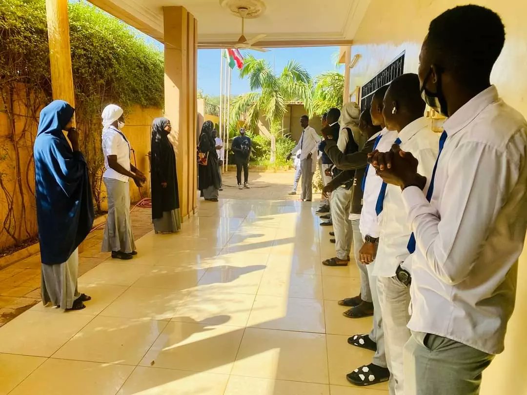 NigerSup's tweet photo. Merci à @iboulele227 , @AbakarSayo et leur staff d'être passés chez nous !

#deuxflicsàniamey https://t.co/D6fAxsAYIP