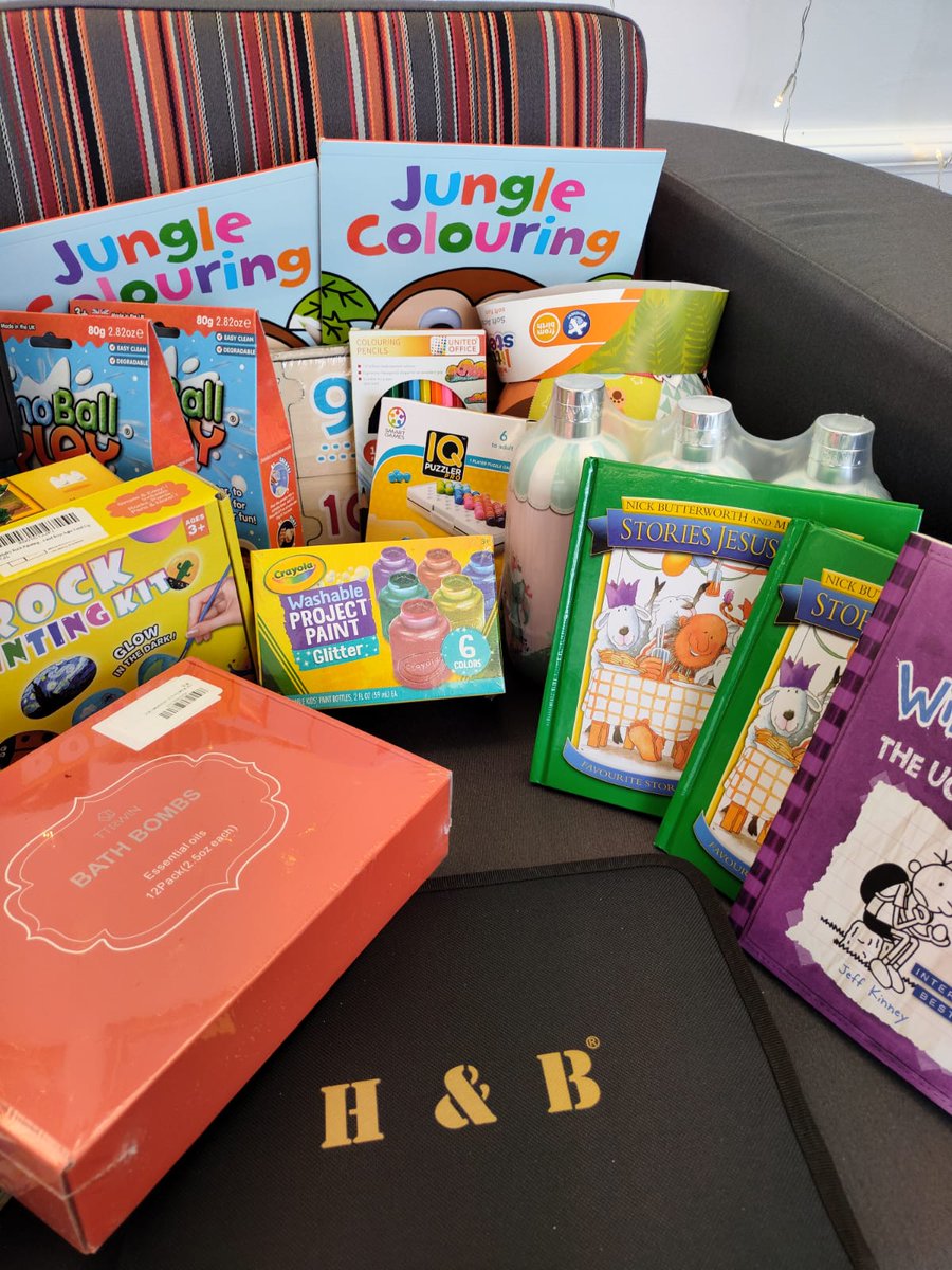 SCGConnected's tweet image. We recently held a #Christmas #JumperDay at our #Basingstoke office, raising £130 and gathering an incredible collection of 82 donated items!

This is an amazing team effort!

All donations will go to #Spotlight #UK, a local #charity.