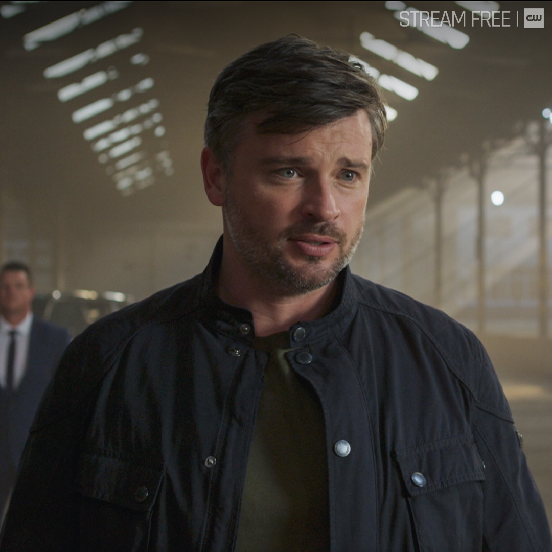 TheCW's tweet photo. He's offering a deal that's hard to refuse. Stream a new episode of #CWProfessionals free now: https://t.co/E1hwQQefZW https://t.co/hYmCoHDJqp