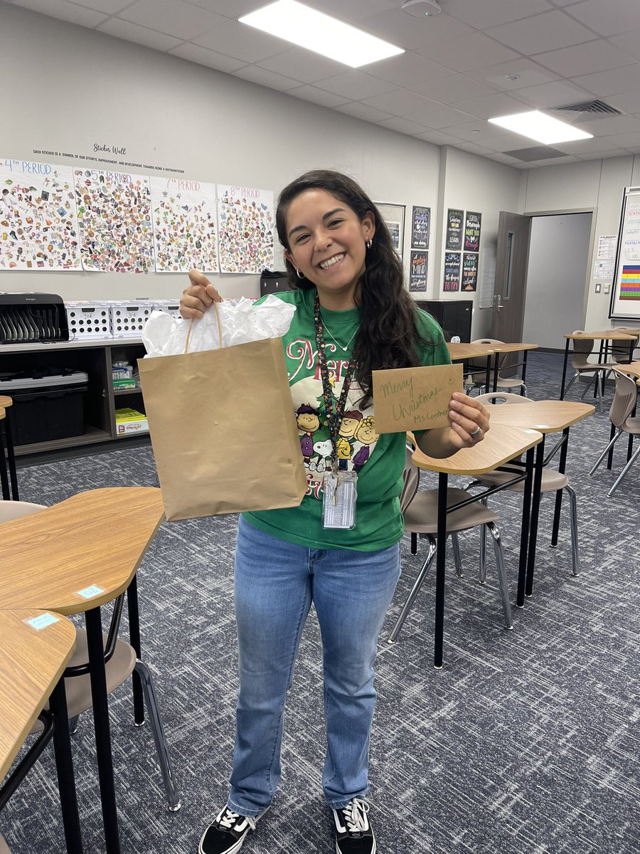 mathlabnerd's tweet image. Big shout out to my mentee! I’m so glad to be working with you as you continue to grow and become the wonderful teacher you know you are! 💕 Thank you for the sweet gifts! This is def’ a core memory. 😭 @MsPrada_HJH