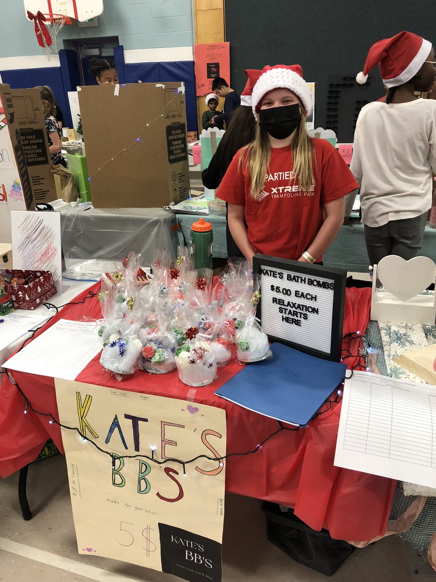 ScottOCSB's tweet image. Congratulations to all the Gr. 5 Entrepreneurs at @AngelsOCSB!! You are all going places! Amazing job starting your own business!! I got all my Christmas shopping done under one roof!! 🐊🎅 @OttCatholicSB @Wilson99k @ShelleyMontgo16