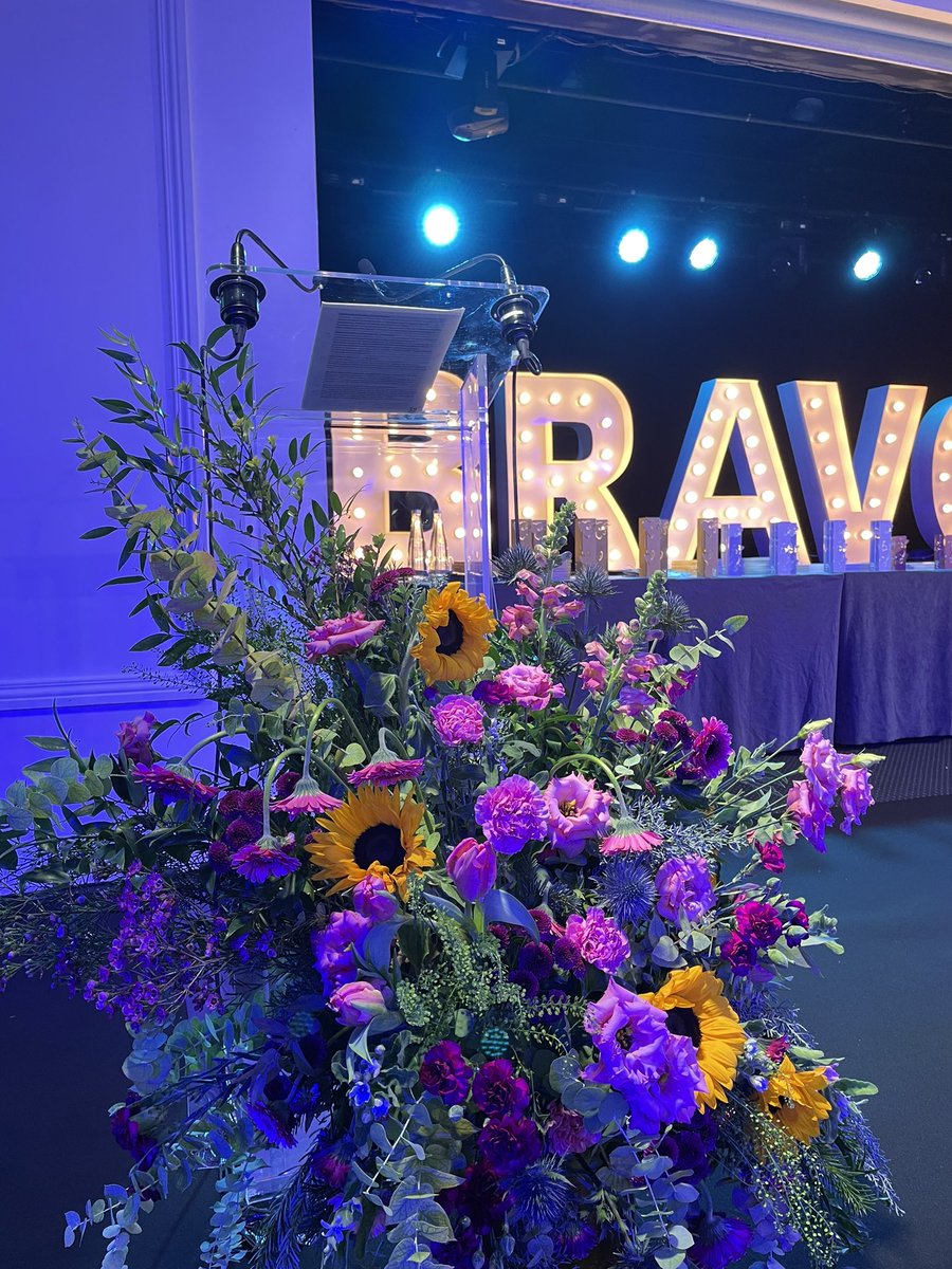 VVFleuris's tweet photo. Le #CNVVF s’apprête à récompenser les communes et départements lauréats du palmarès national #VillesEtVillagesFleuris 2022 ! ✨ Publiez vos photos en taguant @VVFleuris 🌼 Belle cérémonie à toutes et à tous. #IciLaVieEstDouce https://t.co/pvQV8Usv27