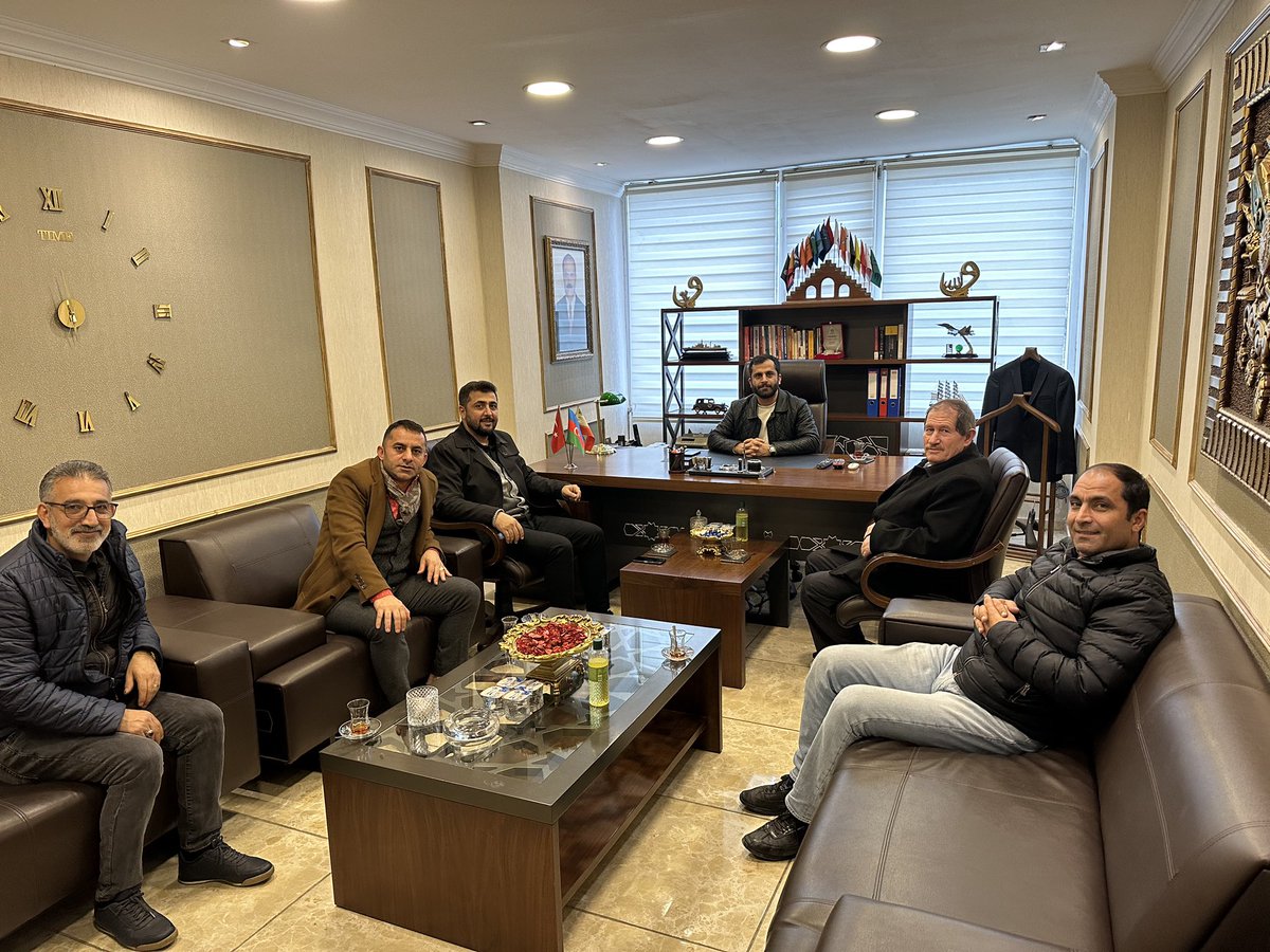 avtekinturan's tweet photo. Partimizin yönetim kurulu üyelerinden @Mahmutaltnts349’ı yönetim olarak iş yerinde ziyaret ettik. Misafirperverliğinden dolayı kendisine teşekkür ederim.@Ahmet_Davutoglu @isamesihsahin @TRGelecekParti @istgelecek @EsenyurtGelecek https://t.co/Qzt6qAwtZg