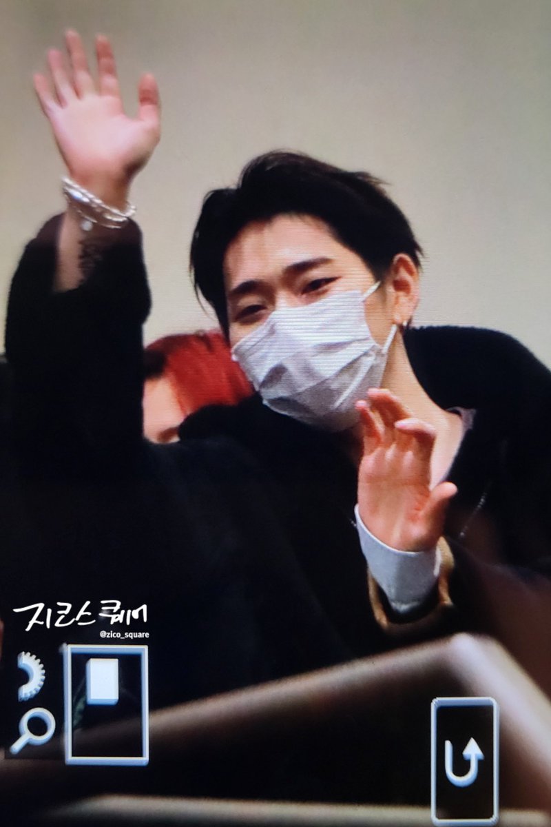 Zico_Square's tweet image. [preview] 221214 #지코 #zico #우지호 #지아코 #KOZ #해병대정기연주회 
@ZICO92 퇴근길 예뽀 🥰😍