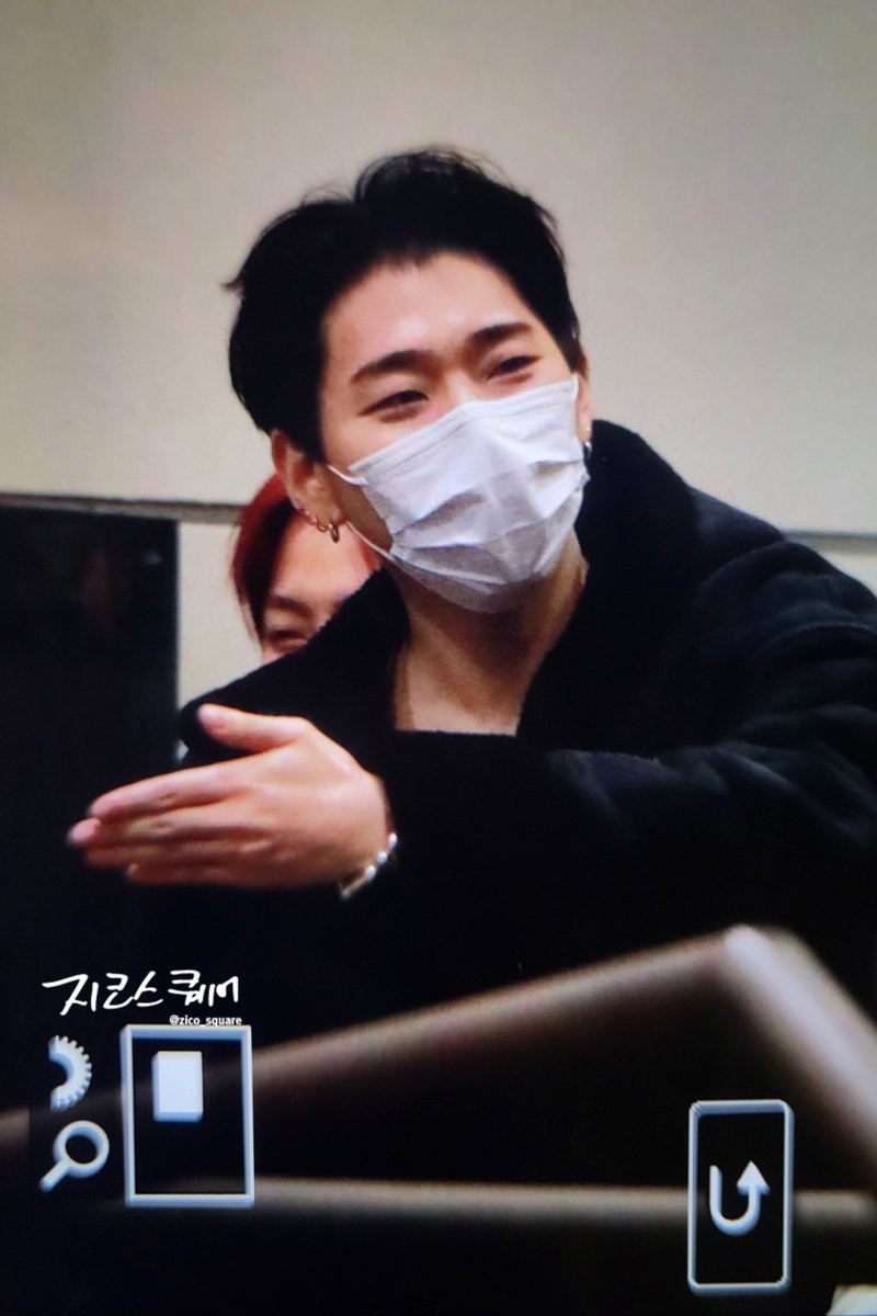 Zico_Square's tweet image. [preview] 221214 #지코 #zico #우지호 #지아코 #KOZ #해병대정기연주회 
@ZICO92 퇴근길 예뽀 🥰😍