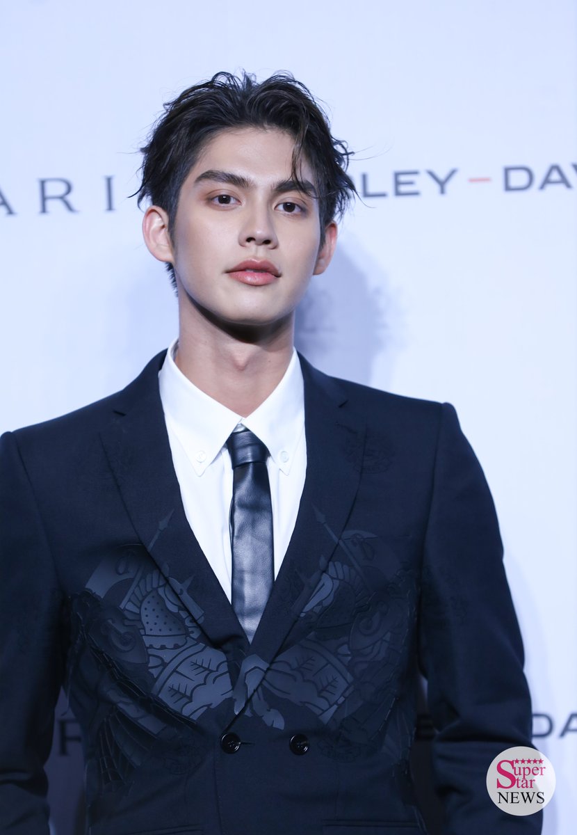 SuperstarnewsTH's tweet photo. #ไบร์ทตู เกินต้านนนน สะกดสายตามาก 🥹💕 งาน GQ MEN OF THE YEAR 2022 

#GQThailand
#GQTHAILANDMOTY2022
#bbrightvc #tontawan_t https://t.co/sDwte296Eh