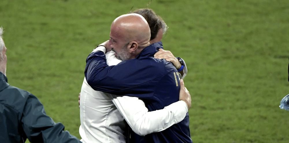 Aba_Tweet's tweet photo. Quest’abbraccio è di tutti.
Torna presto, Luca… ❤️

#Vialli https://t.co/f1P5eVlzs8
