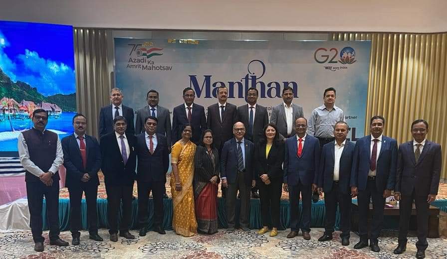 CoalIndiaHQ's tweet photo. A batch of board level executives from various subsidiaries of CIL completed a specially designed three-day leadership program named “Manthan” in Raipur, Chhattisgarh. Shri Vinay Ranjan, Director (P&amp;IR), CIL interacted with the participants on the concluding day of the program. https://t.co/lz0nVIyvmb