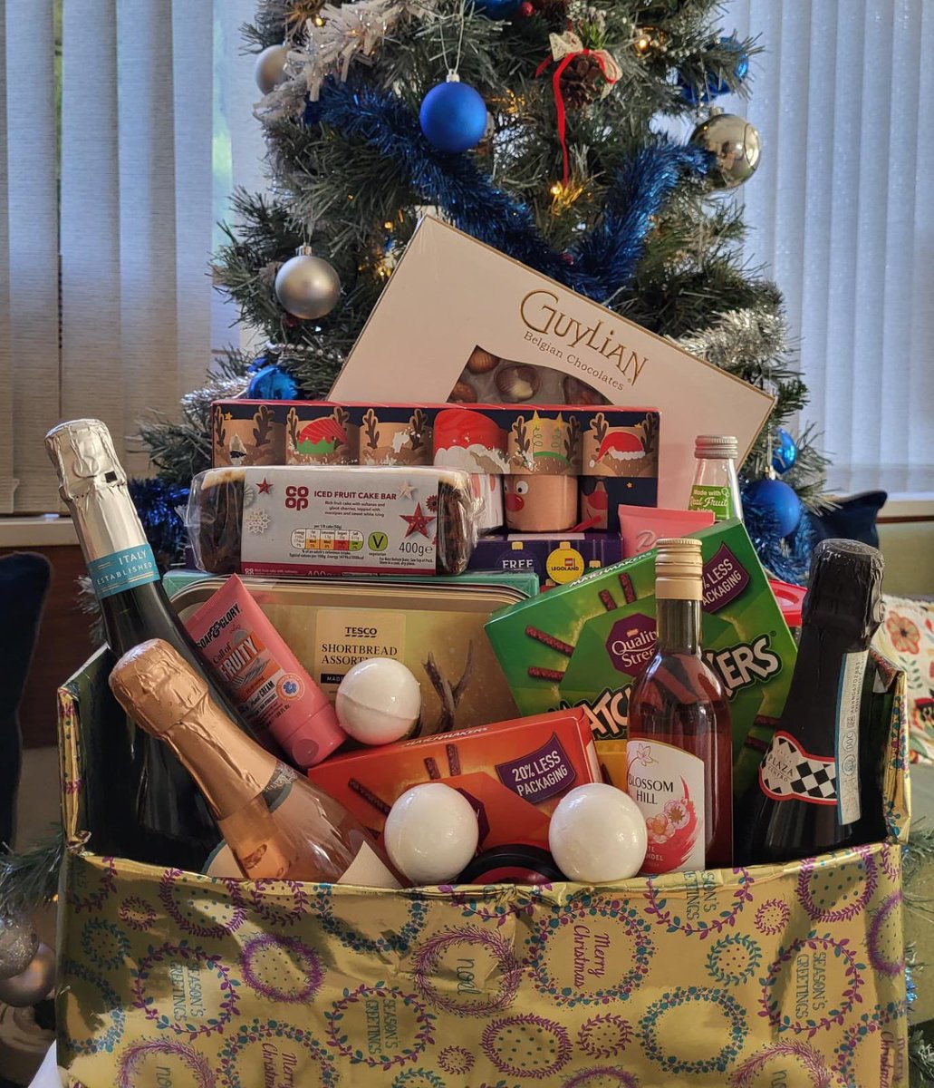 Our lovely hamper donated by Windmill staff - another prize to be won! Just a few more hours to buy tickets! 🎁🎅<a href="/Windmill_CE_Sch/">Windmill CE Primary</a>