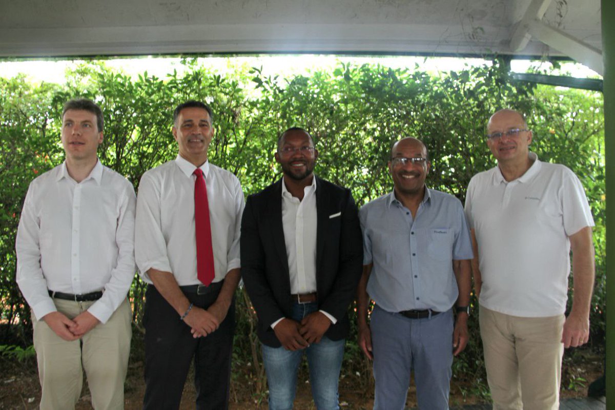 Échanges très enrichissants avec le maire de Kourou @francoisRinguet autour du spatial, de l’éducation, de l’aménagement du territoire, de la jeunesse et de la politique. 

Un plaisir d’échanger sur les problématiques et perspectives d’avenir pour cette ville très prometteuse. 🤝