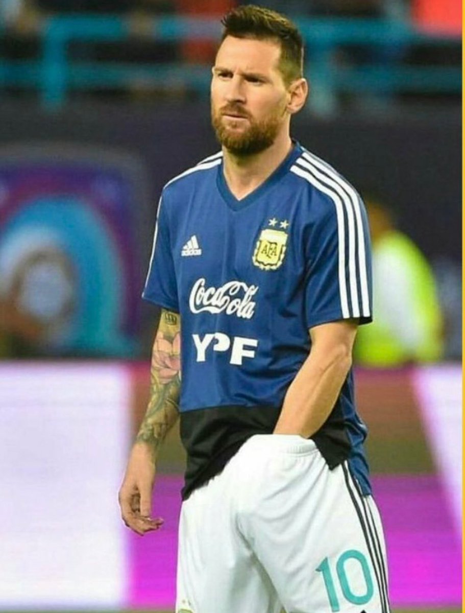 <a href="/diegoguelar/">diegoguelar</a> Diego salga de Flow que todavía está viendo un partido del 2018...
Aprovecho para dejarle #MacriMufa y también #MMLPQTP
