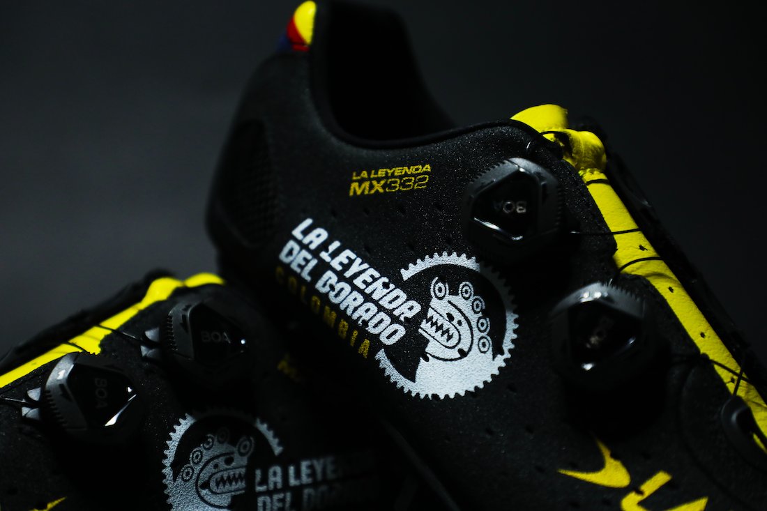 laleyendamtb's tweet image. La Leyenda partnered with @Lake_Cycling, renowned for making the best fitting #cyclingshoes around, in a special edition La Leyenda #MX332 shoe!💥 Leather upper, carbon sole and BOA fastening, in the signature black and gold colours, it's the ultimate #MTB shoe! 🤩 #LakeCycling