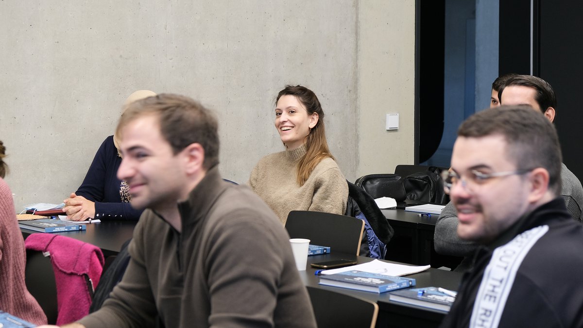 rwthmedicalprog's tweet photo. Your faces when you hear about our #earlybird #discount!
You can save up tp 10% on our tutition fee when you apply for our #master #programs until April 30th!
#periodontology #medicaldatscience #laboratoryanimalscience #masterprogram #mastercourse #rwth #rwthaachen #medicine https://t.co/mP35wMuLgt