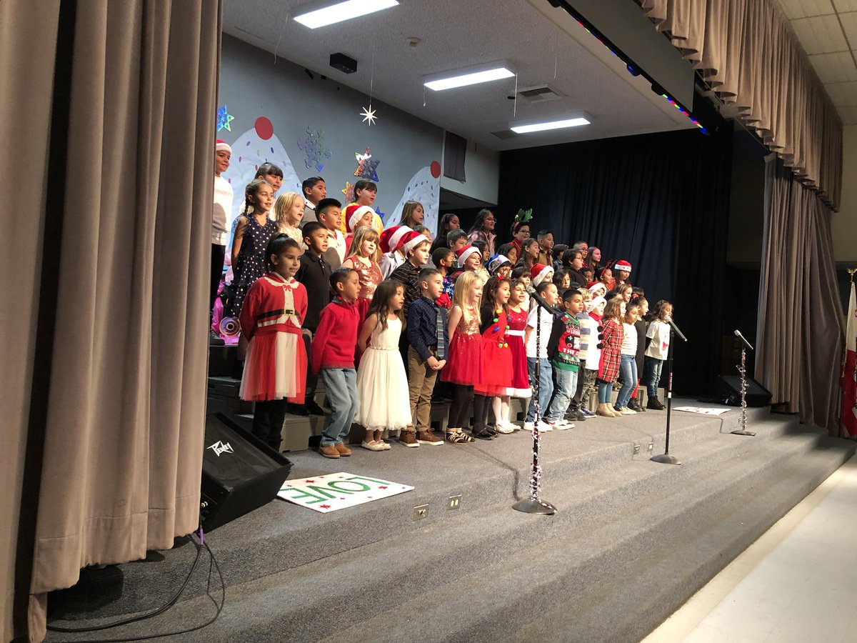 TruTigers's tweet photo. A beautiful evening at Truman last night! The MPR was filled with Happy families and the joyful voices of their beloved children entertained us all! Thank you first and second Grade Teachers, the Best of the Best! ❤️❤️LuvTigers https://t.co/bwkYmtMekY