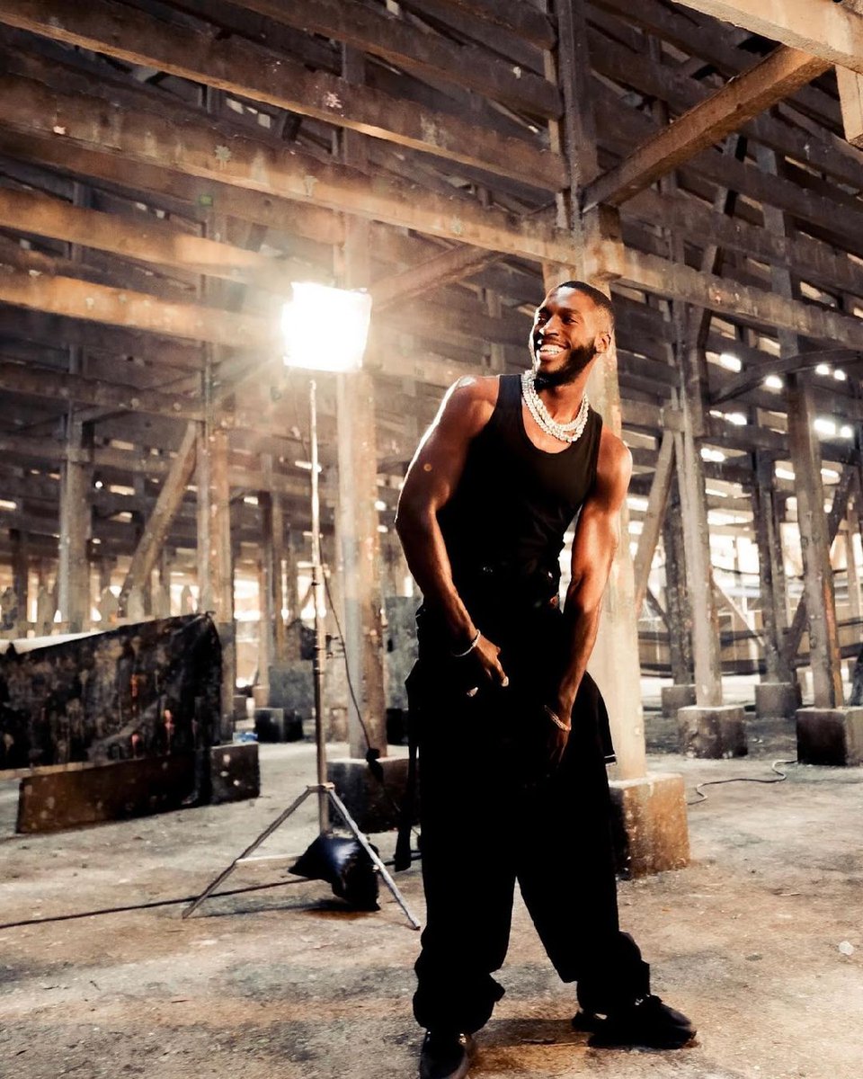 thecloudexp_za's tweet photo. @DaliWongaSA Shooting Visuals for 'Abo Mvelo'📹🔥🔥🔥💯 https://t.co/gJPccNAy5v