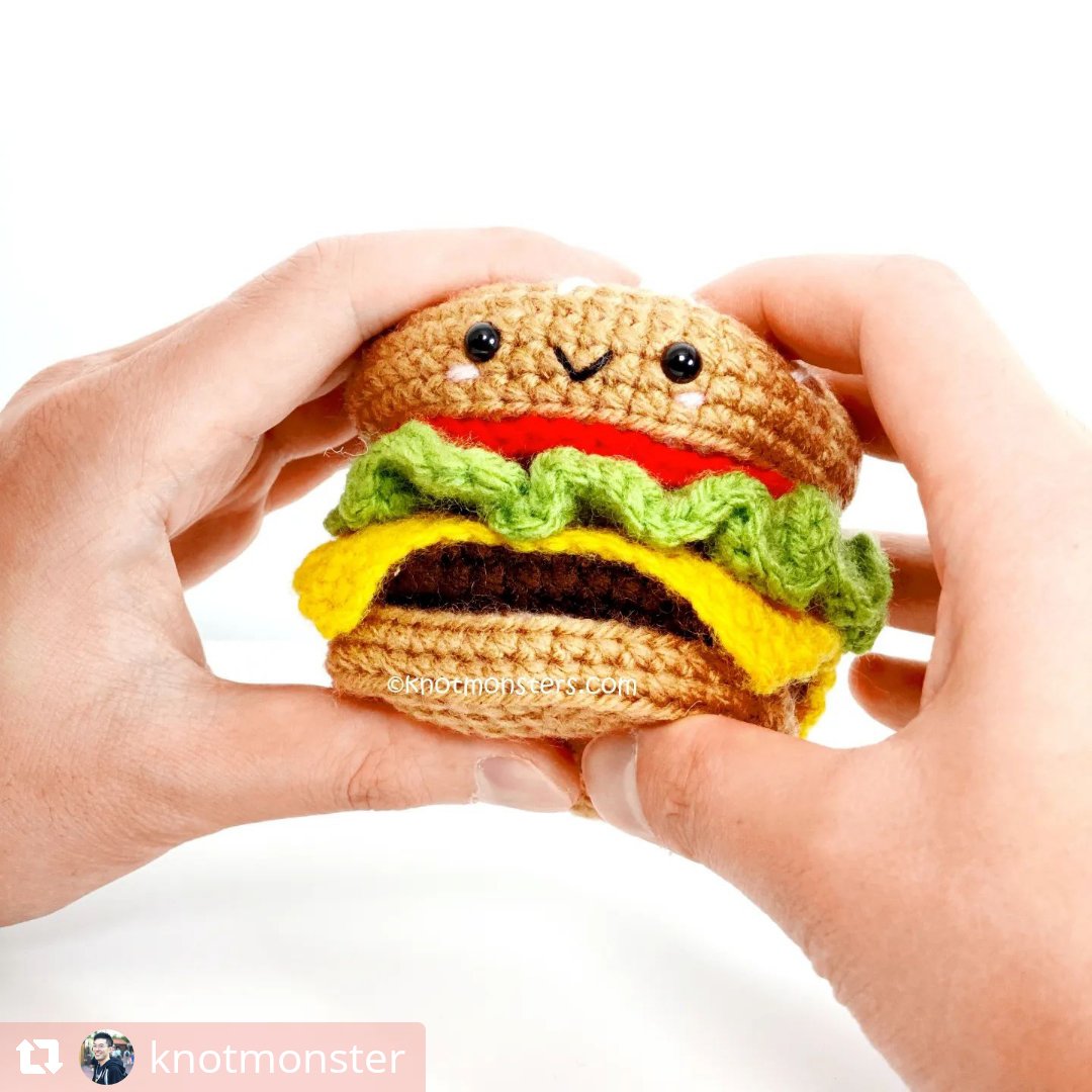 CTejidas's tweet photo. 🌷 ¿A QUIÉN SEGUIR? A @knotmonster
En su perfil verán divertidos amigurumis con diseños únicos.
#crochetbook #howtocrochet #beginnercrochet #beginnercrocheter #amigurumibook #crochetaddicts #crochetersofinstagram #crochetforlife #crocheter #crochetlovers #crochetdesigners https://t.co/Y5adkS4Np2