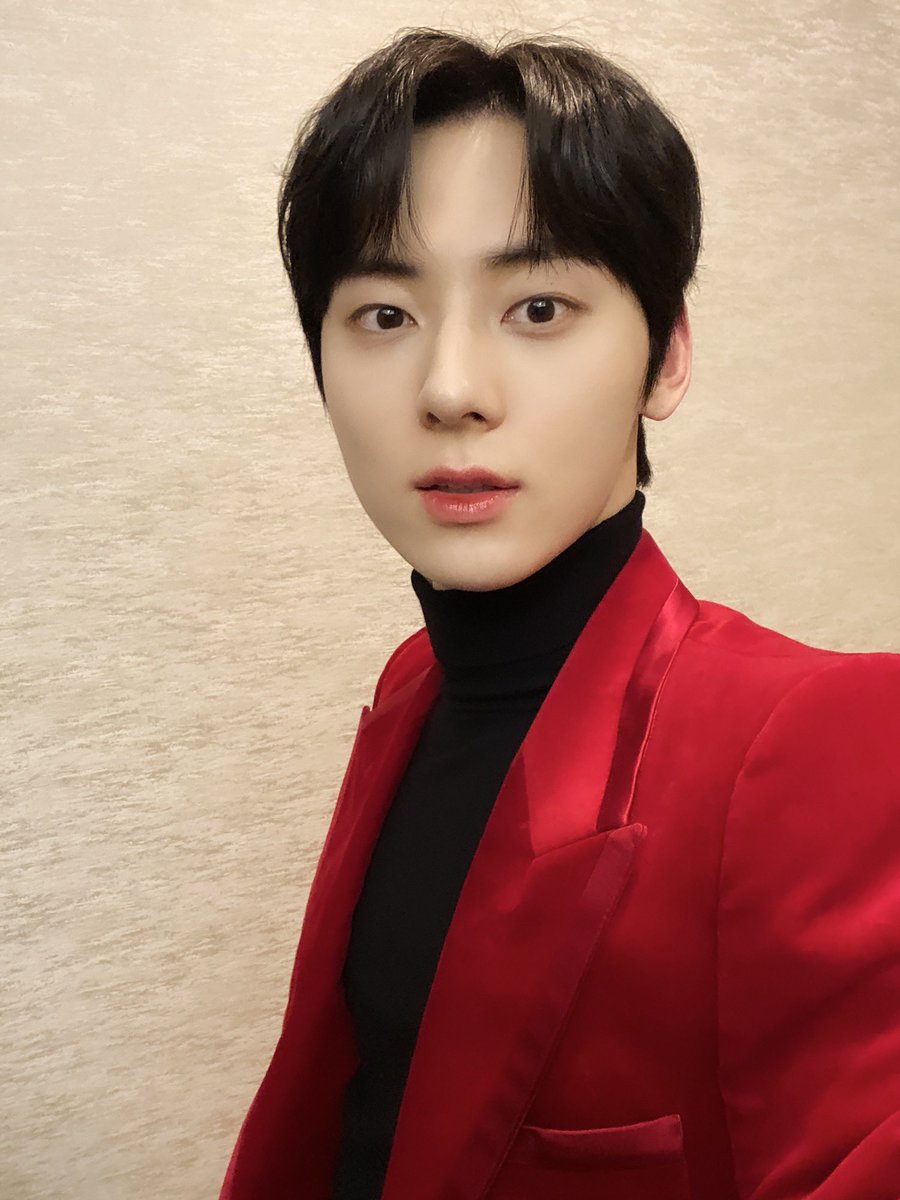 MINHYUN_PLEDIS's tweet photo. [#Moment_H] 📸

#2022AsiaArtistAwards
#AAAafterStage 를 빛낸
MC 황민현☺️🎤
황도들이 함께 해줘서
큰 힘이 되었습니다❤️‍🔥

#황민현 #HWANGMINHYUN https://t.co/rtev05PgCi