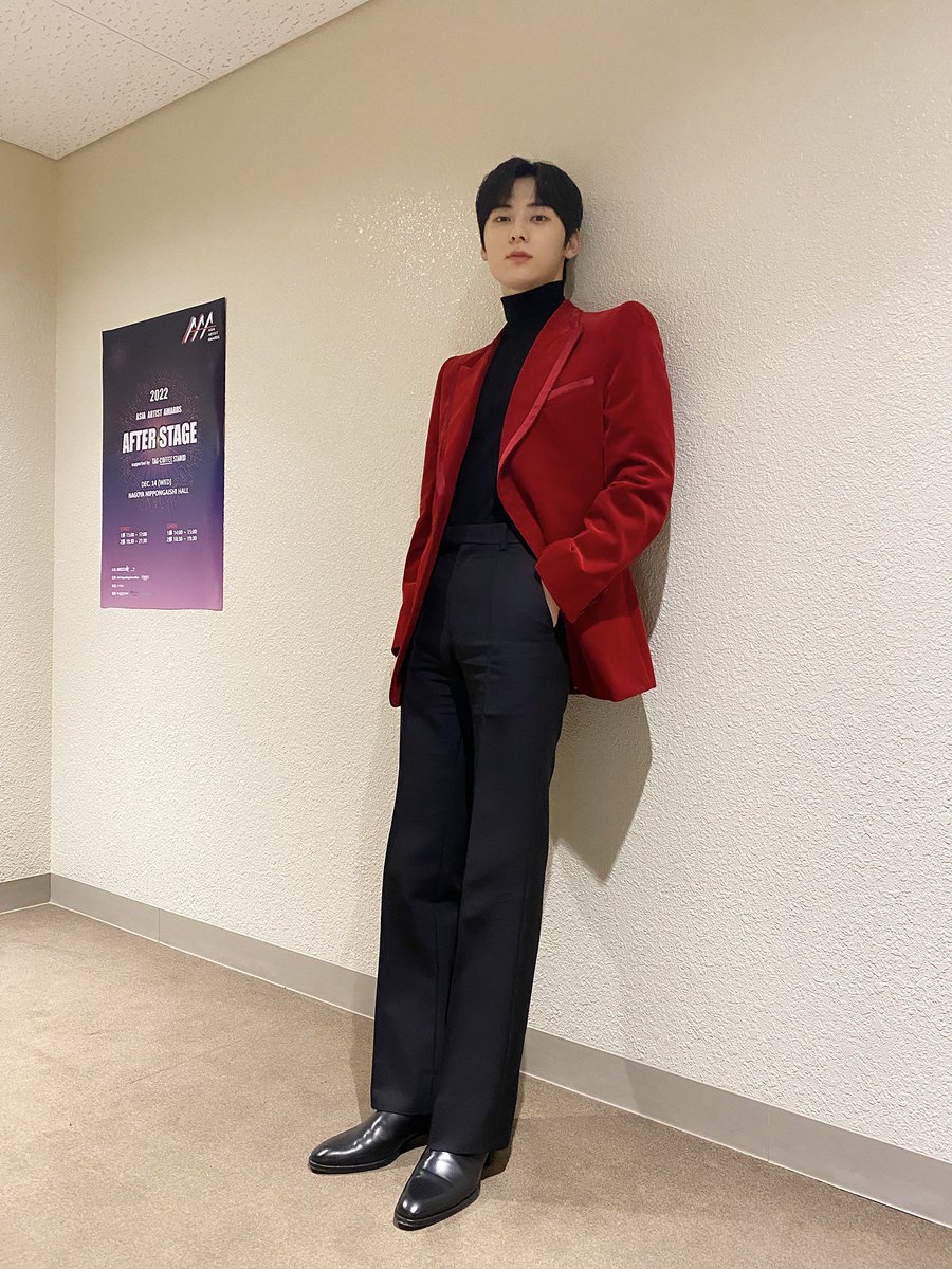 [#Moment_H] 📸

#2022AsiaArtistAwards
#AAAafterStage 를 빛낸
MC 황민현☺️🎤
황도들이 함께 해줘서
큰 힘이 되었습니다❤️‍🔥

#황민현 #HWANGMINHYUN