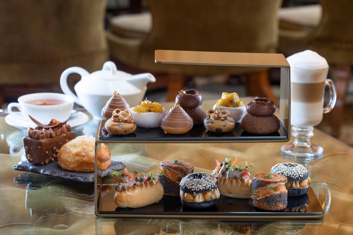 Cet hiver, notre Chef Exécutif Christophe Cussac et son Chef pâtissier Patrick Mesiano proposent un tea time d'exception. Dans le cosy décor du Lobby Bar imaginé par Jacques Garcia, ce tea time se déguste avec une boisson chaude ou une coupe de champagne.