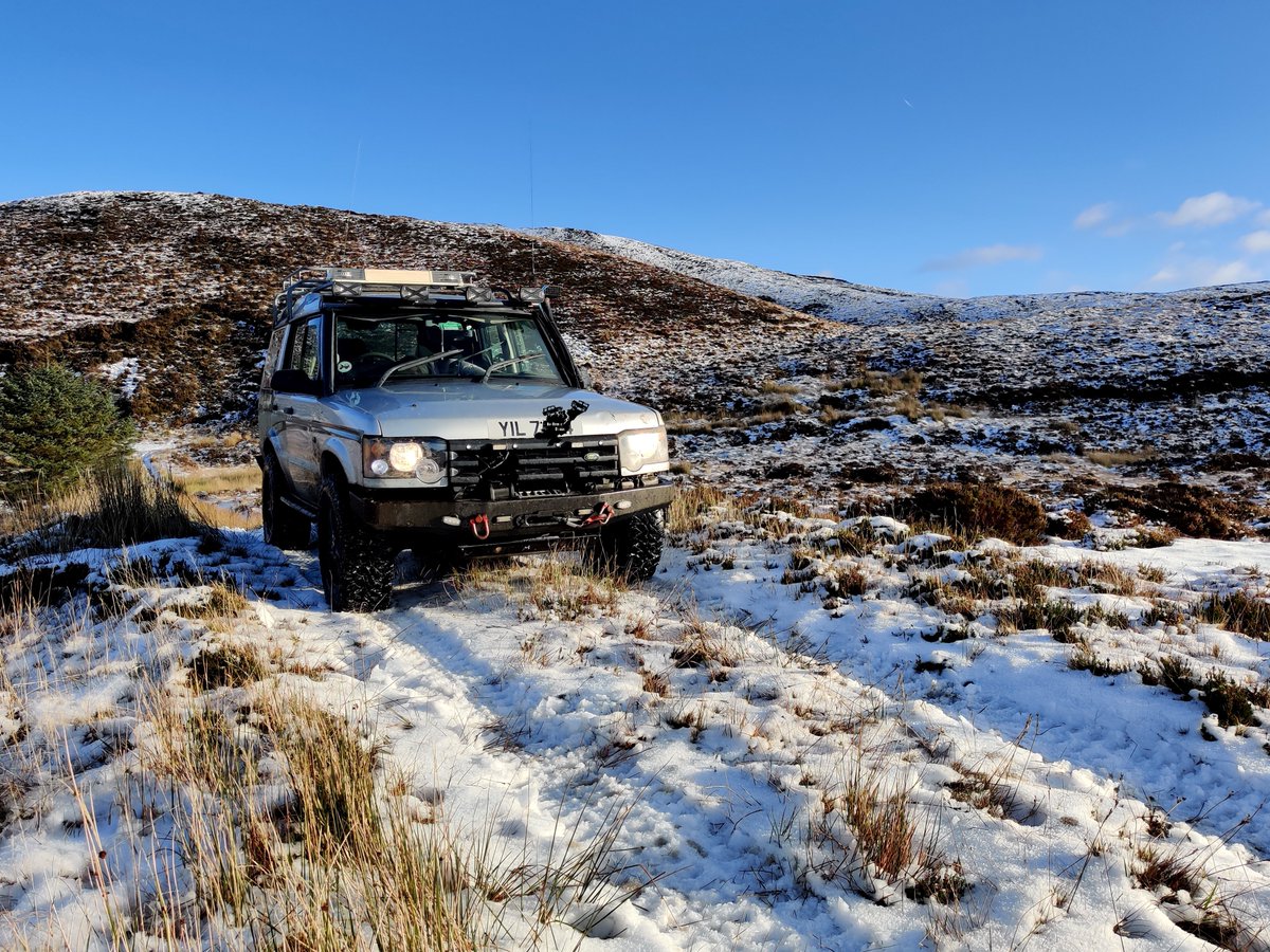 offroadDonegal's tweet photo. Slipping Along
Snowy December Lanes 2022
#ireland #wildatlanticway #td5 #defender #discovery #greenlane #offroadingdonegal #landrover #offroad #donegal #overland https://t.co/QWrF8qxVF5