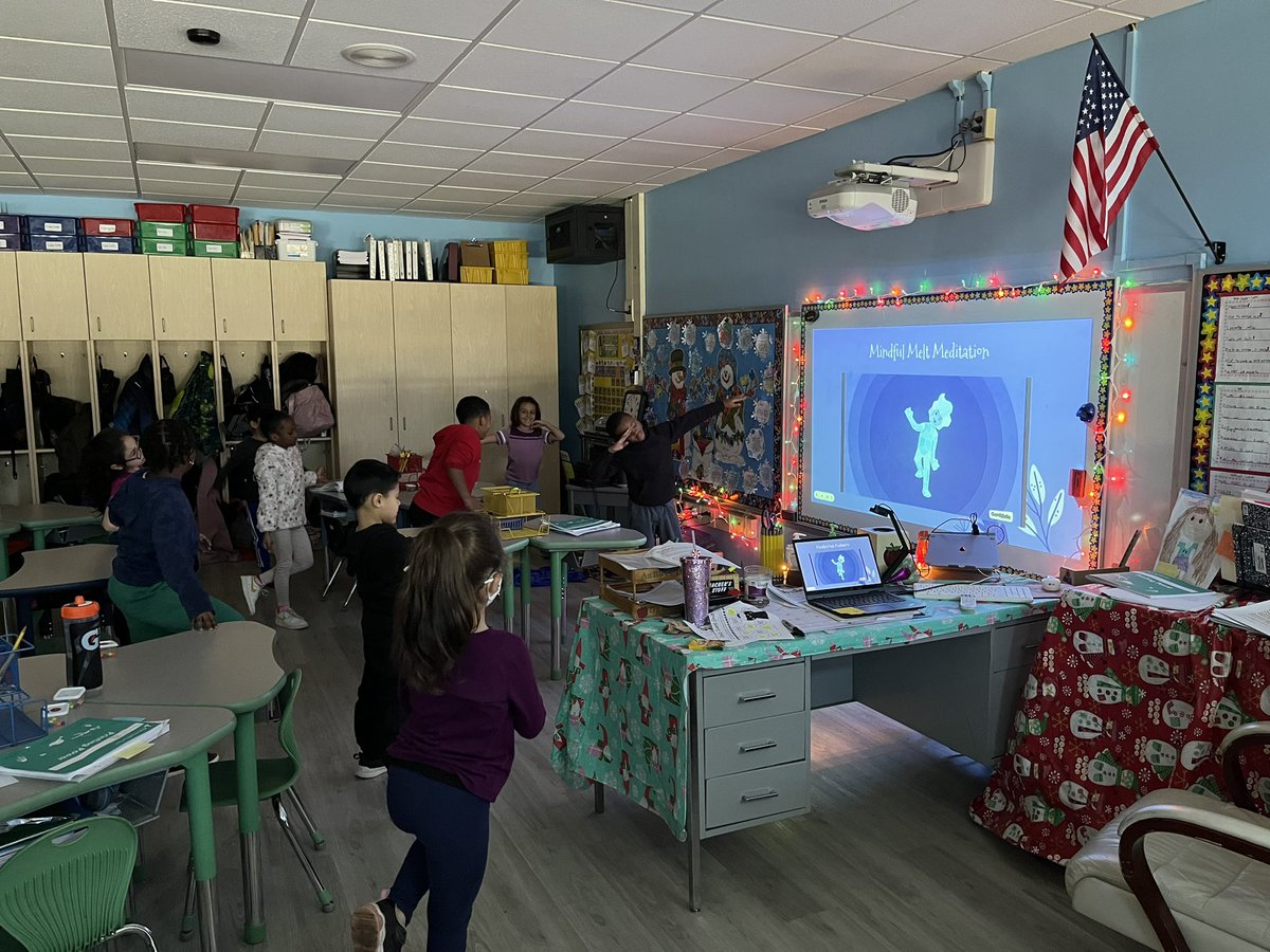 Mrs_Pansky's tweet photo. Mindful melting in 2nd grade! Focusing on being present and paying attention to our thoughts, feelings, bodies and surroundings! @SESPirates @Ms_Vasti_SES #onesuffern https://t.co/SL8BJOnO1Q